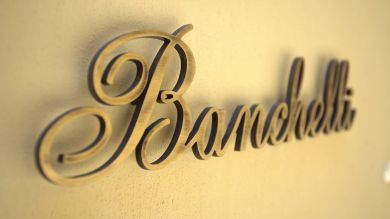 Era il 1972 quando Alessandro Banchelli aprì il suo primo negozio di abbigliamento ed accessori u...